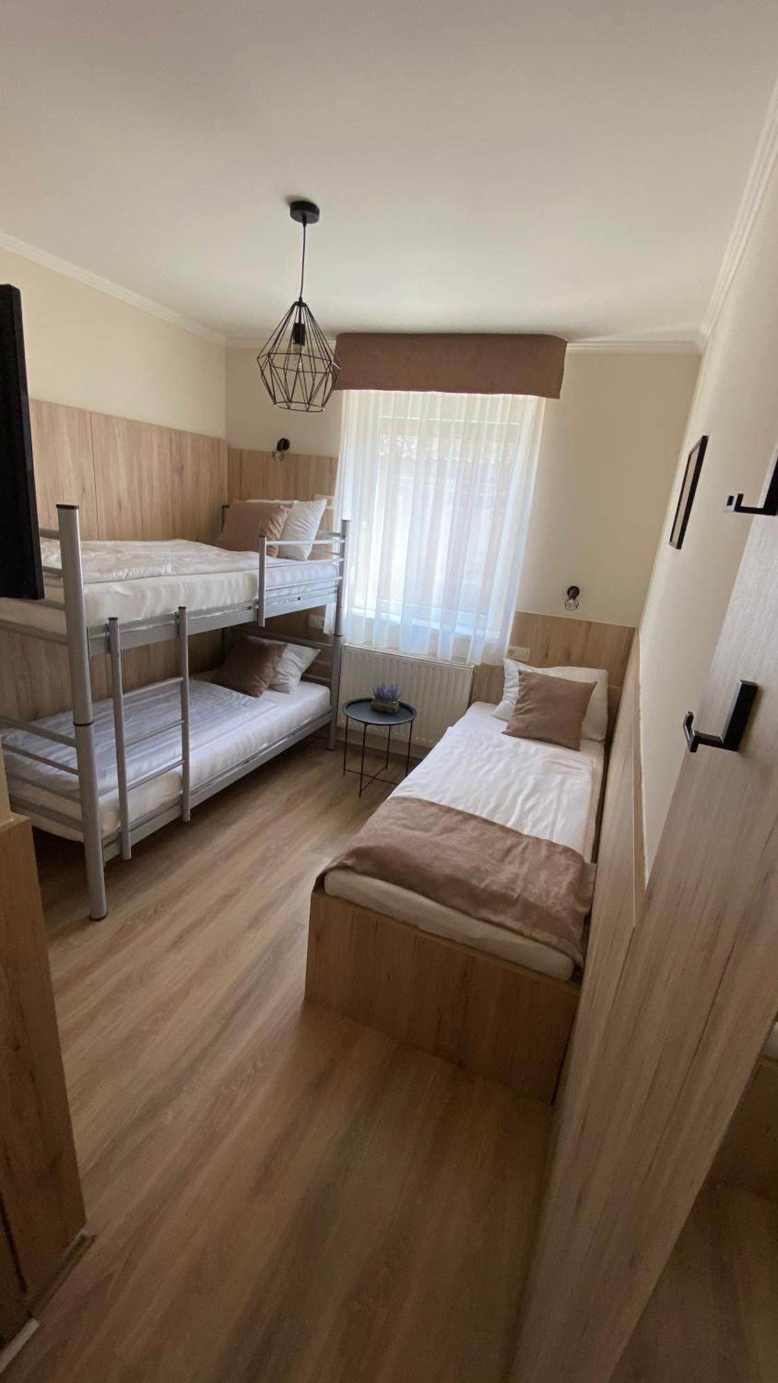 Levendula Vendeghaz Ξενοδοχείο Γκιόρ Εξωτερικό φωτογραφία