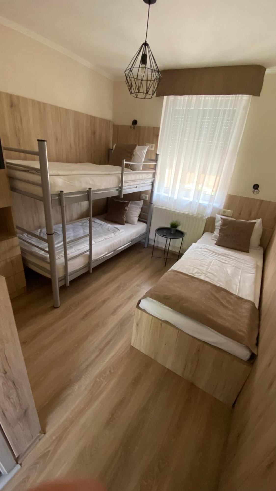 Levendula Vendeghaz Ξενοδοχείο Γκιόρ Εξωτερικό φωτογραφία